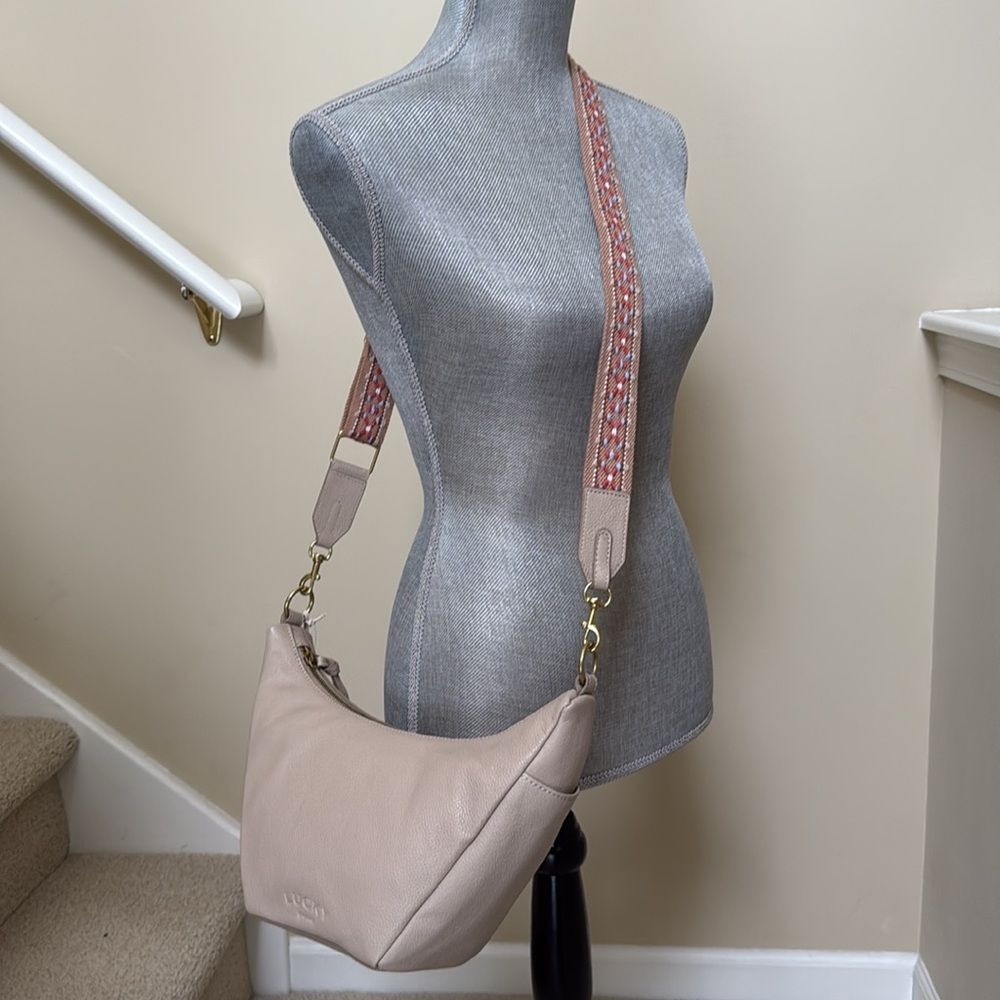 - New Lucky Brand Tan crossbody bag. Outside has snap pocket  & LUCKY BRAN… - Picture 14 of 16